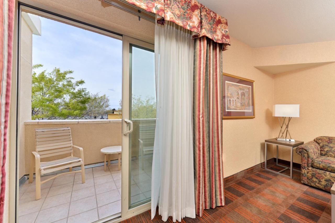 Holiday Inn Express & Suites Elk Grove Central - Hwy 99 By Ihg Bagian luar foto