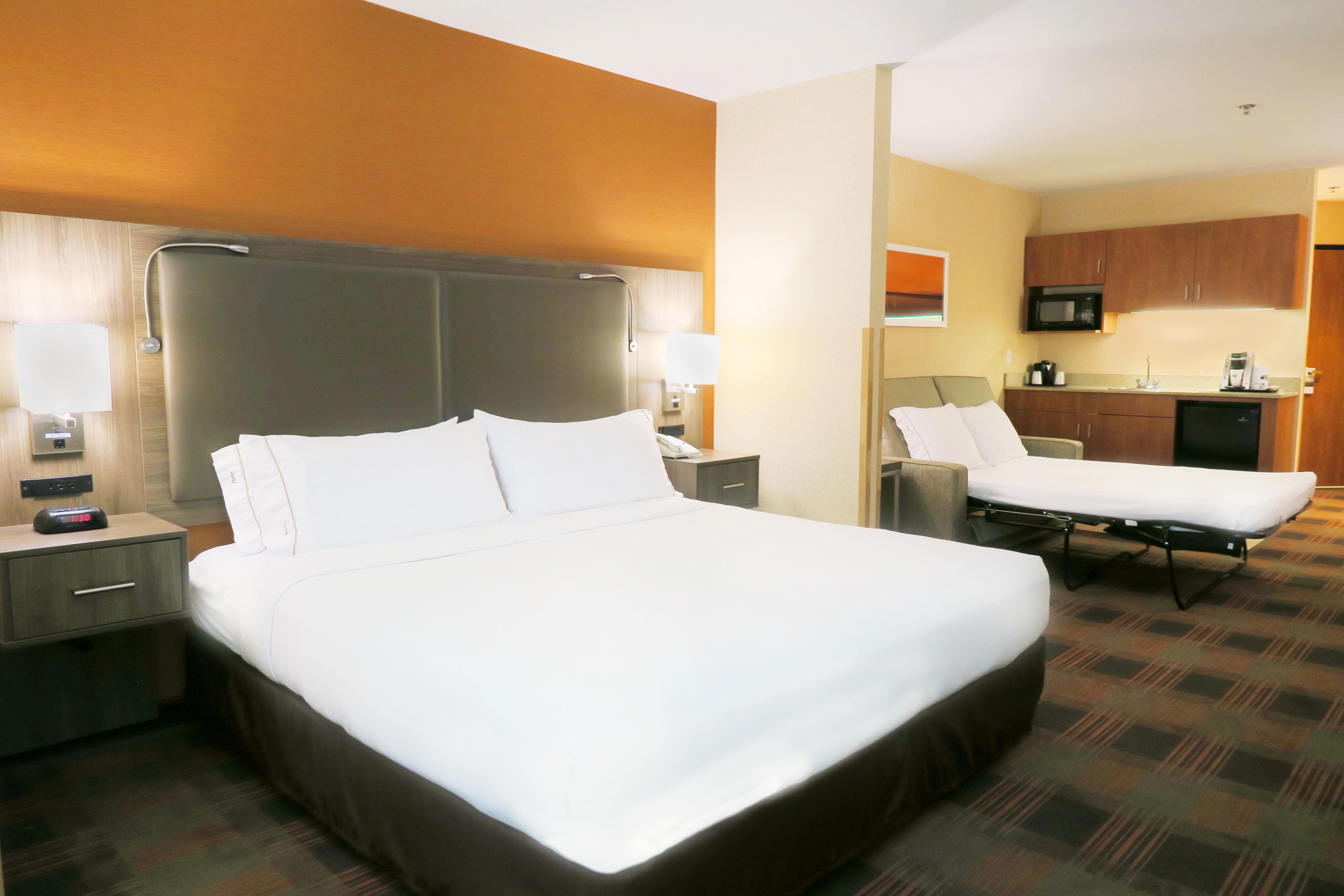 Holiday Inn Express & Suites Elk Grove Central - Hwy 99 By Ihg Bagian luar foto