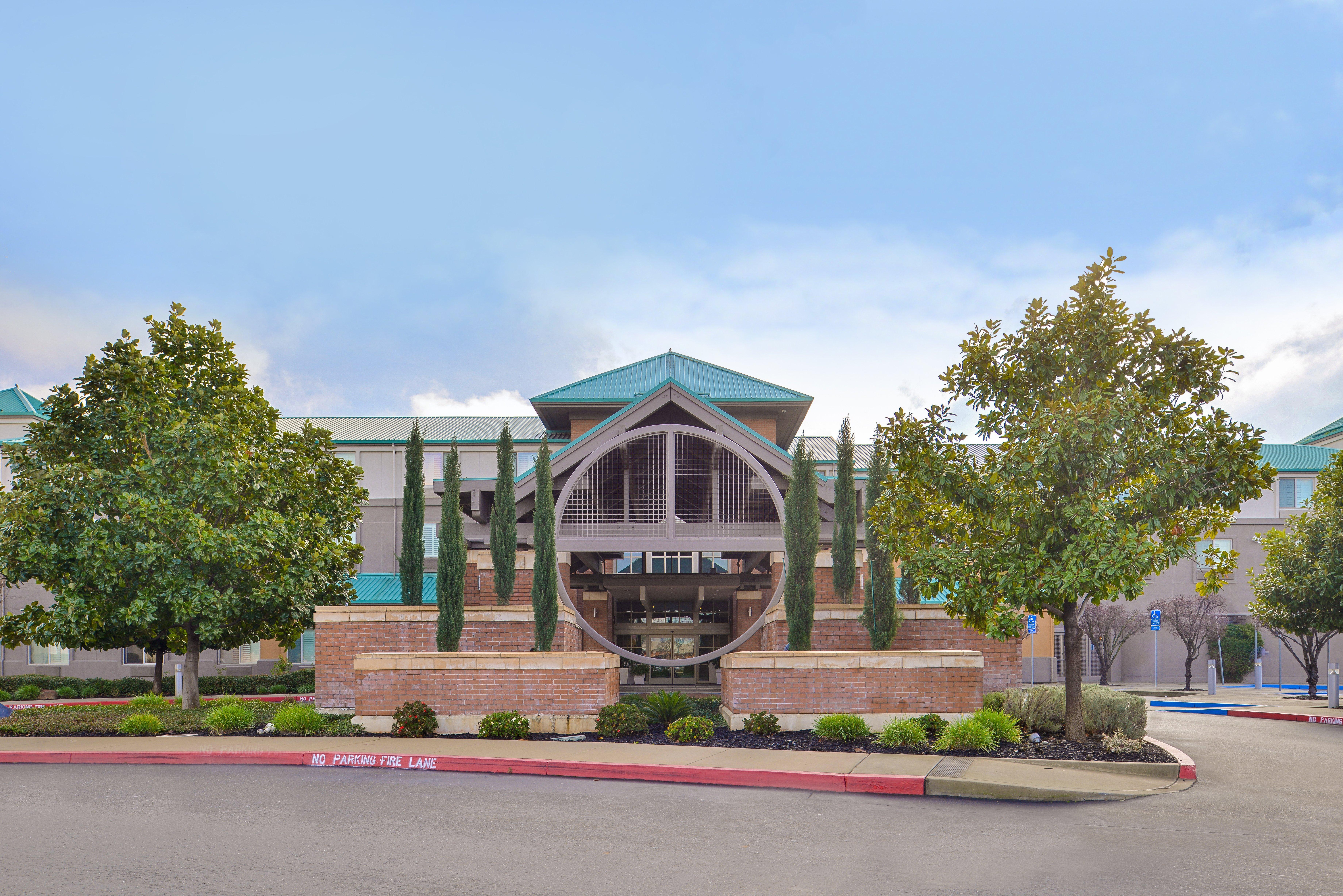 Holiday Inn Express & Suites Elk Grove Central - Hwy 99 By Ihg Bagian luar foto