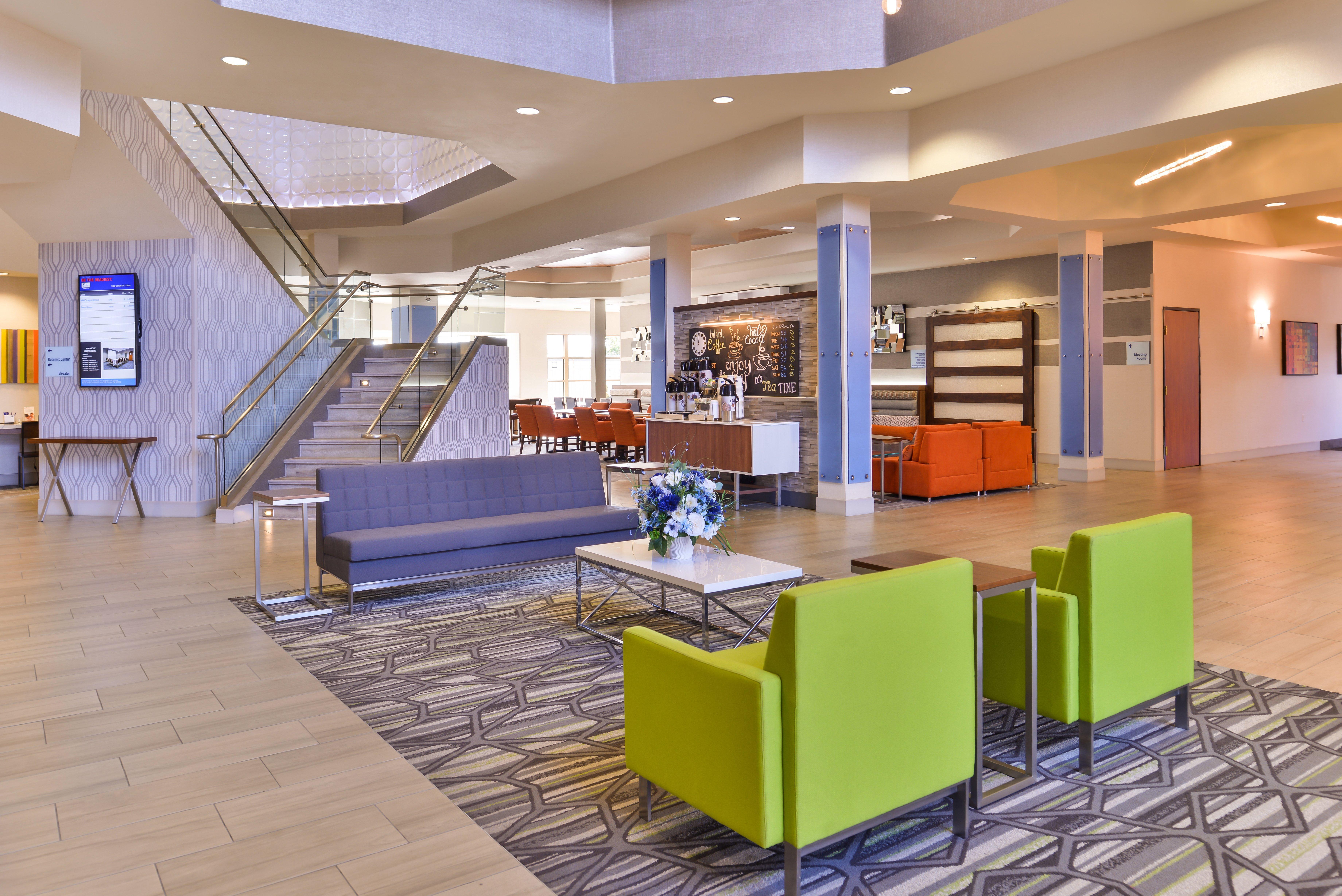 Holiday Inn Express & Suites Elk Grove Central - Hwy 99 By Ihg Bagian luar foto