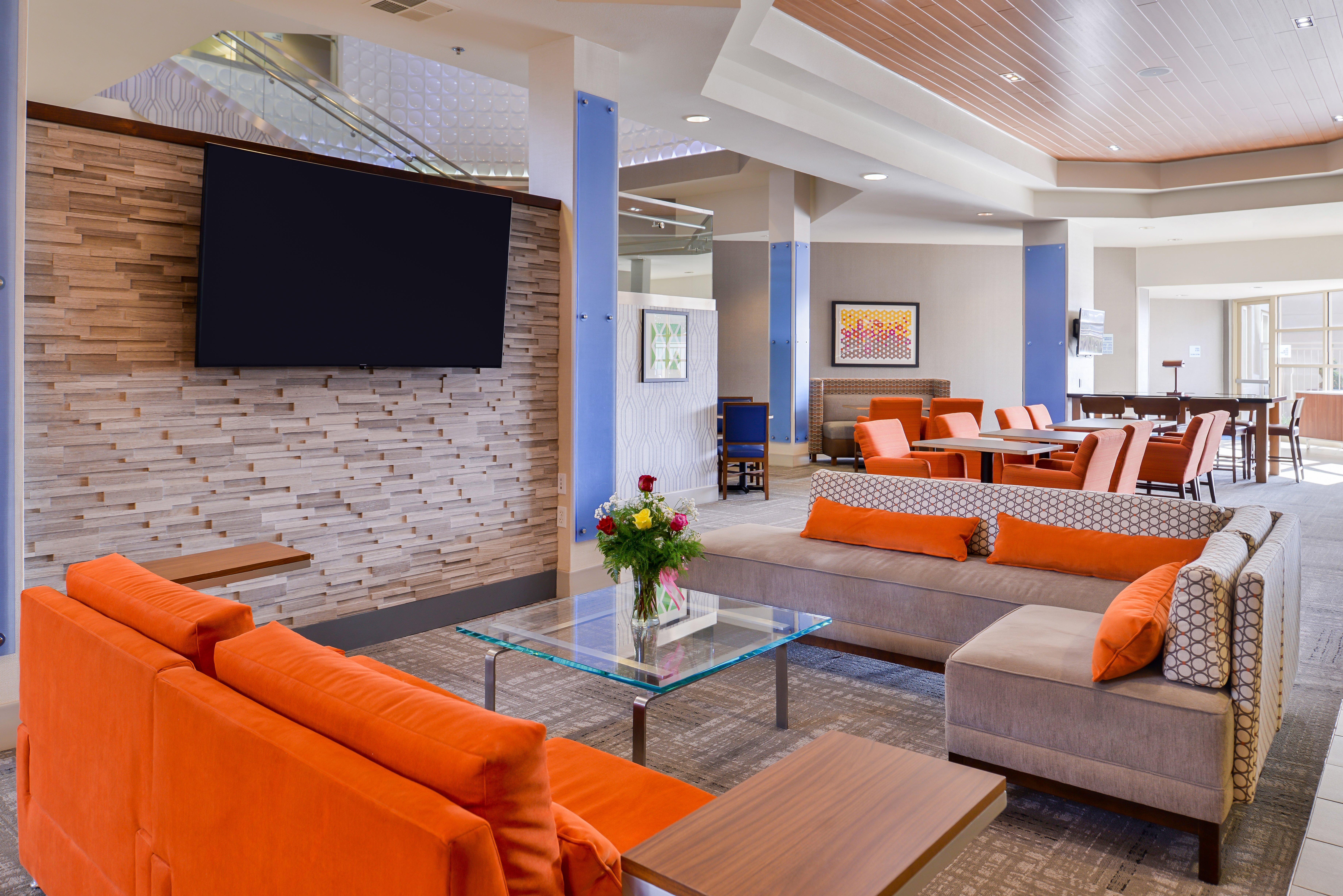 Holiday Inn Express & Suites Elk Grove Central - Hwy 99 By Ihg Bagian luar foto
