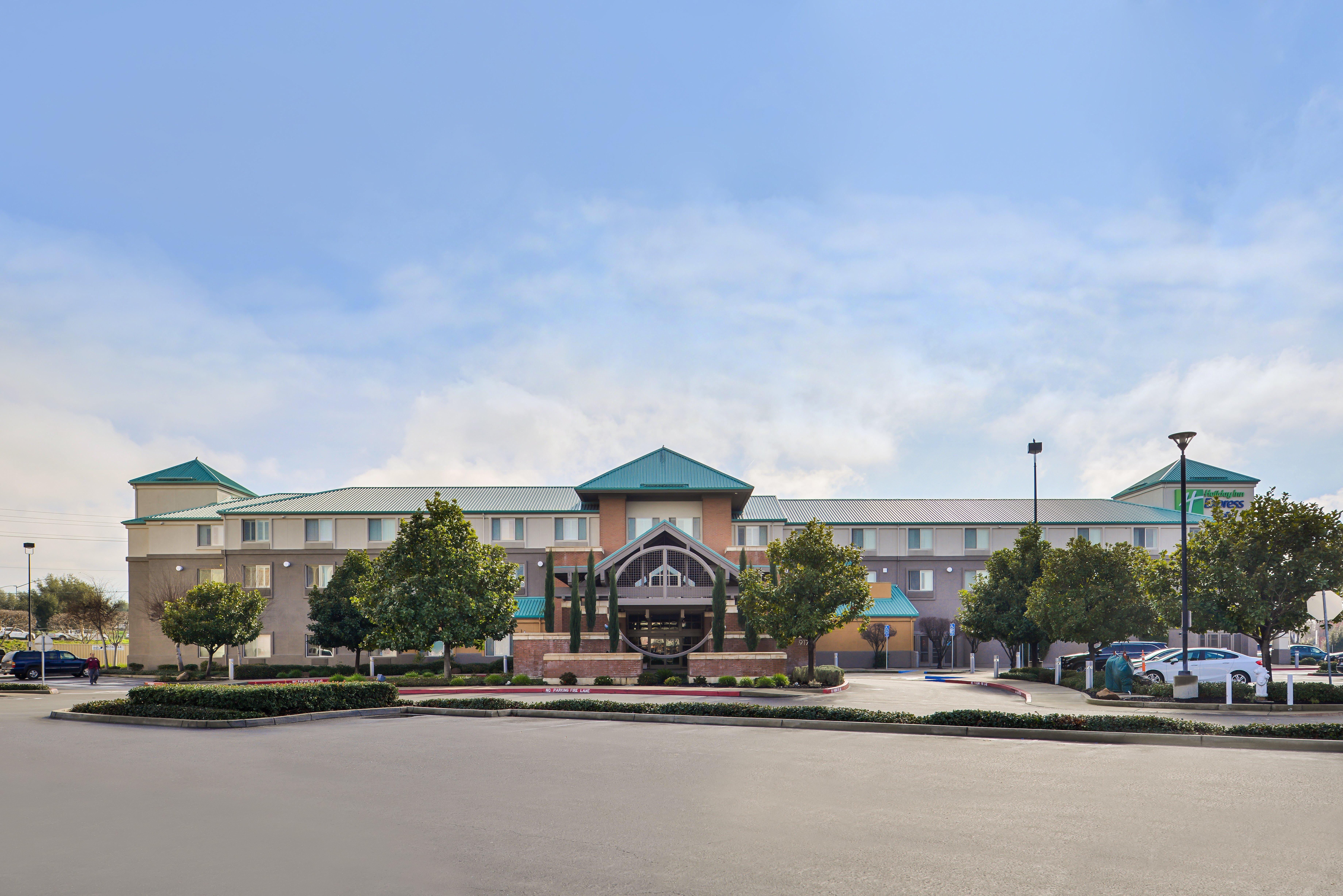 Holiday Inn Express & Suites Elk Grove Central - Hwy 99 By Ihg Bagian luar foto